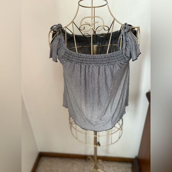 American Eagle black and white stripe soft & sexy t with sleeve detail size XS - Picture 11 of 11
